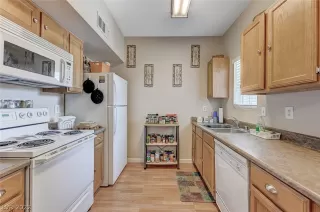 Photo #4: 2399466 Listing 