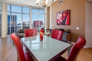 Photo #3: 2399467 Listing