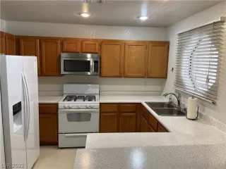 Photo #4: 2399479 Listing