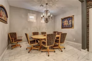 Photo #4: 2399571 Listing