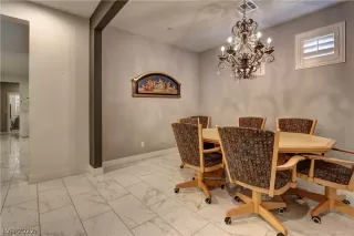 Photo #5: 2399571 Listing