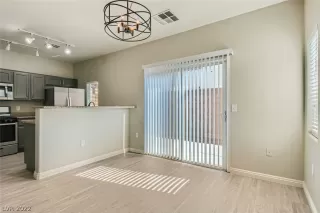 Photo #5: 2399575 Listing 