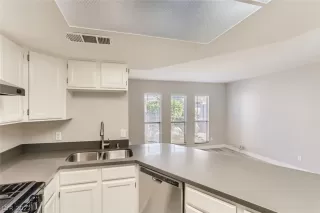 Photo #6: 2399576 Listing