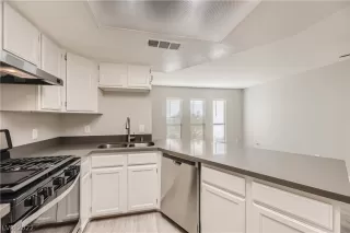 Photo #2: 2399578 Listing