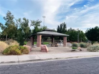 Photo #2: 2399579 Listing 