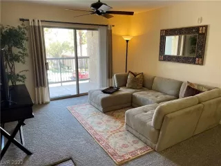 Photo #3: 2399588 Listing