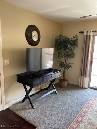 Photo #4: 2399588 Listing