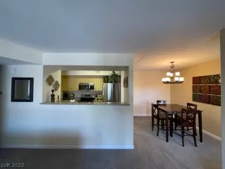 Photo #6: 2399588 Listing