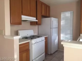 Photo #5: 2399591 Listing 