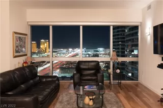 Photo #4: 2399631 Listing 