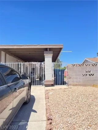 Photo #2: 2399646 Listing