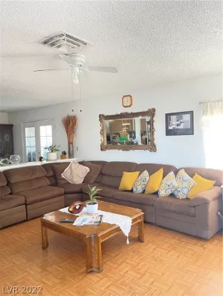 Photo #6: 2399646 Listing