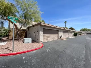 Photo #5: 2399656 Listing