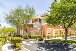 Photo #1: 2399666 Listing 