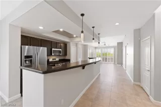 Photo #4: 2399666 Listing 