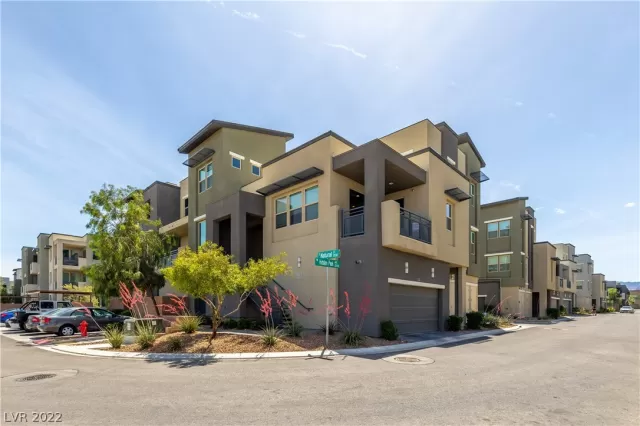 MLS: 2399667 Condo For Sale