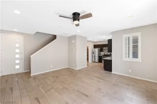 Photo #3: 2399667 Listing 