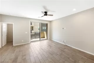 Photo #5: 2399667 Listing 