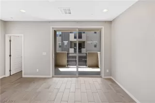 Photo #6: 2399667 Listing 