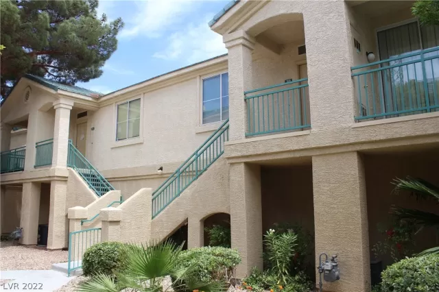 MLS: 2399672 Condo For Sale