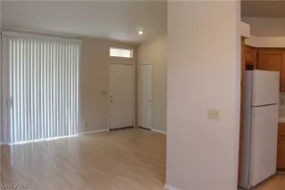 Photo #5: 2399672 Listing 