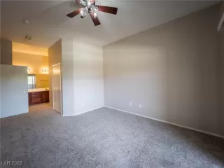 Photo #3: 2399708 Listing 