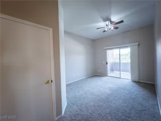 Photo #5: 2399708 Listing 