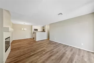 Photo #4: 2399741 Listing 