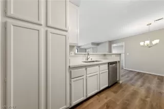 Photo #6: 2399741 Listing 