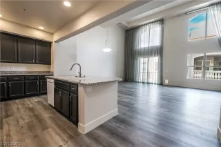 Photo #2: 2399790 Listing