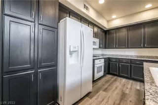 Photo #3: 2399790 Listing