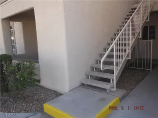 Photo #2: 2399797 Listing 