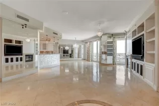 Photo #3: 2399829 Listing