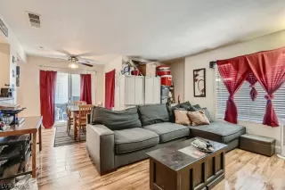 Photo #3: 2399845 Listing