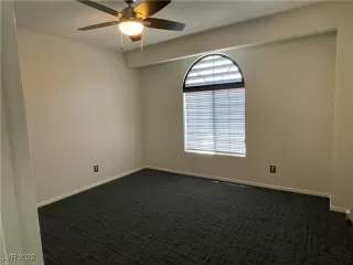 Photo #5: 2399848 Listing 