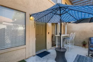 Photo #3: 2399849 Listing