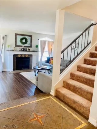 Photo #2: 2399871 Listing