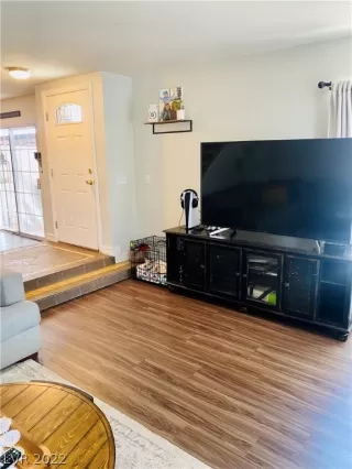 Photo #4: 2399871 Listing