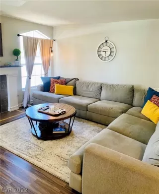 Photo #6: 2399871 Listing