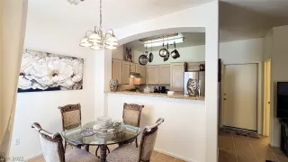 Photo #4: 2399894 Listing 