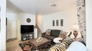 Photo #5: 2399894 Listing 