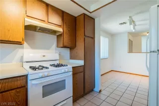 Photo #5: 2399956 Listing 