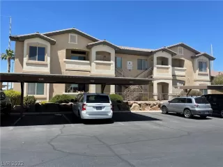 Photo #1: 2399961 Listing