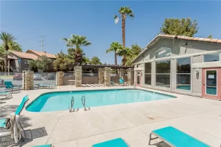 Photo #2: 2399976 Listing 