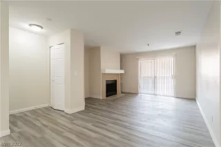 Photo #4: 2399976 Listing 