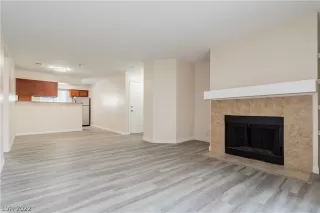 Photo #6: 2399976 Listing 