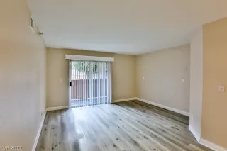 Photo #2: 2399984 Listing