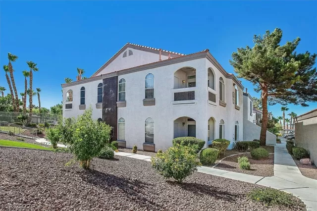 MLS: 2399988 Condo For Sale