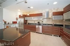 Photo #3: 2399990 Listing 