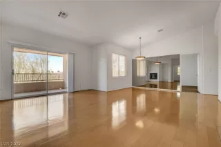 Photo #1: 2400004 Listing 